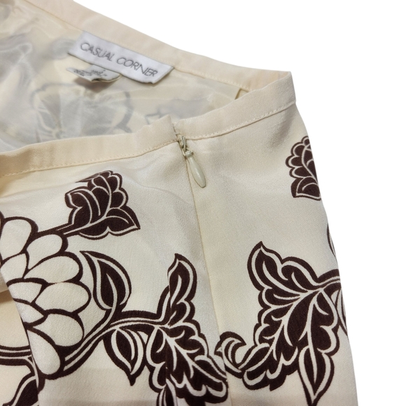 Floral Print Women's Silk Skirt - Cream and Brown Size 2 Vintage - Picture 2 of 10